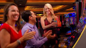 kasihjp baccarat live action: dealing cards, placing bets, and croupier interaction
